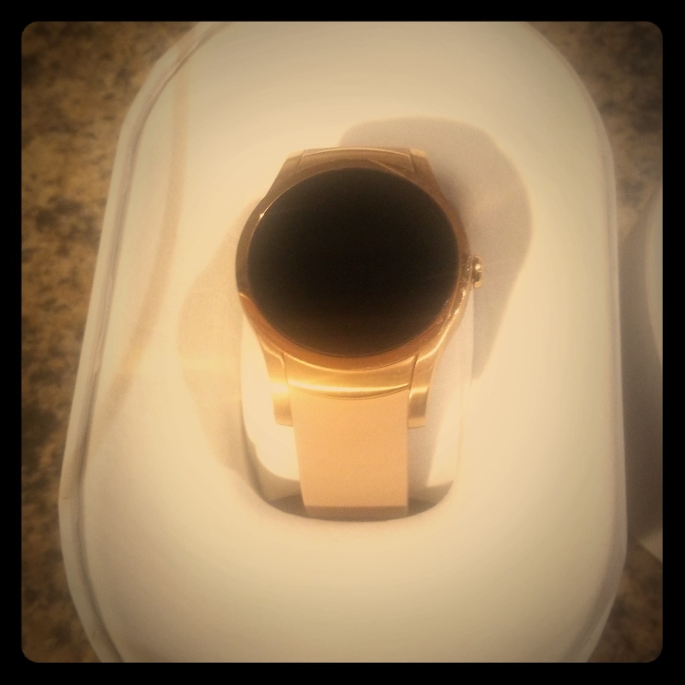 Wear 24 LTE Smartwatch